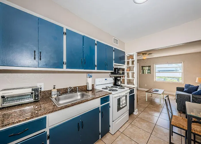 Blue Water Beachside 3 Apartment